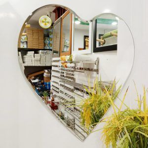 Gương Nghệ Thuật Trái Tim